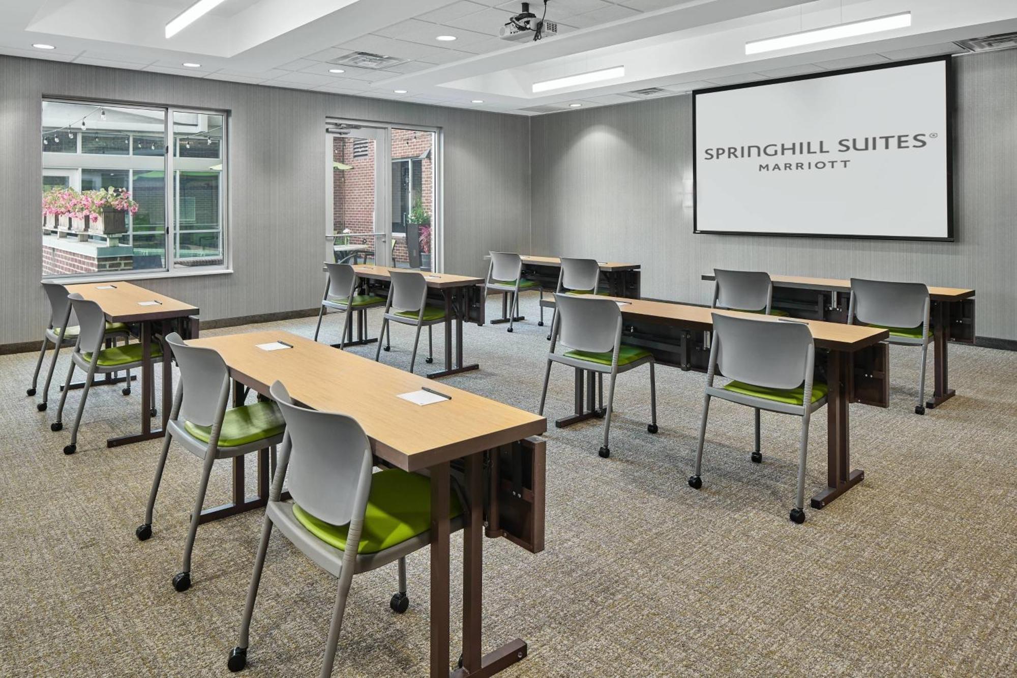 Springhill Suites By Marriott Roanoke Exterior photo